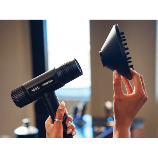 Wahl 4321-0470 vanquish prémiový digitalný fén 10 - ADAKO profesionálna vlasová kozmetika Wahl 4321-0470 vanquish prémiový digitalný fén – Obrázok 10